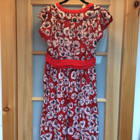 🎉H&M Red Poppy Midi Dress - Picture 2 of 8